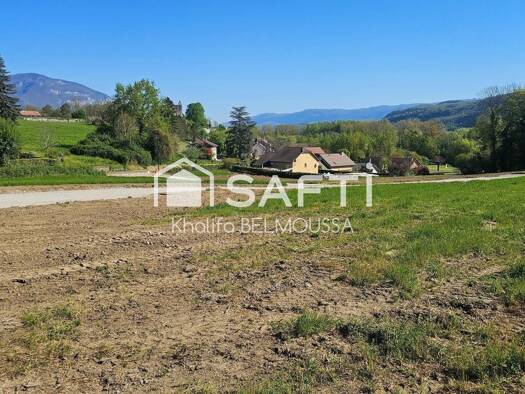 Terrain constructible viabilisé à vendre 99 900 € 1 400 m² de terrain Cressin-Rochefort 01350