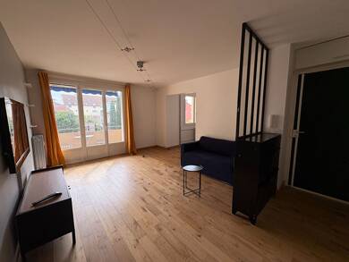Appartement à louer 930 € 4 pièces 2 chambres 68 m² Étage 2/4 Valence 26000