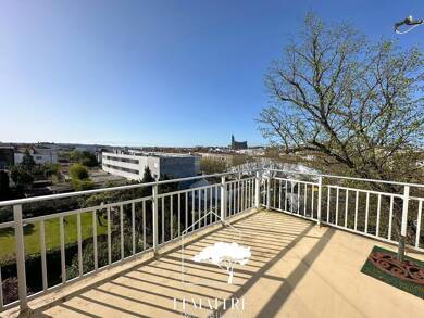 Appartement à vendre 309 750 € 3 pièces 2 chambres 75 m² Dernier étage, Étage 4/4 Royan 17200