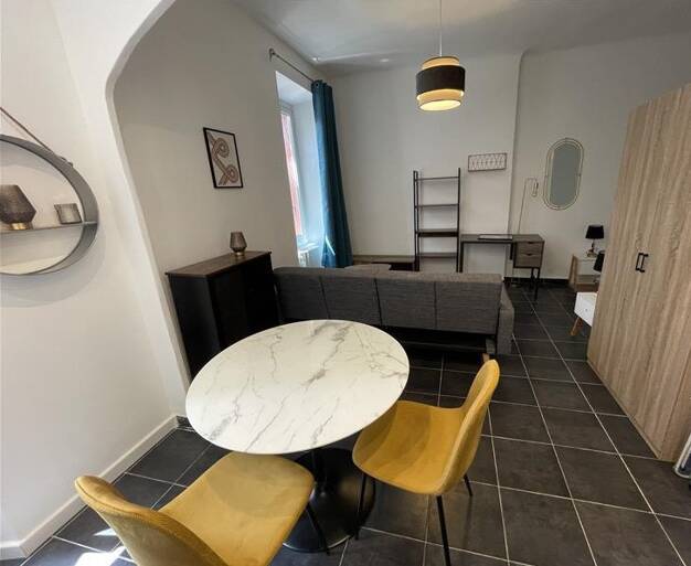Appartement à louer 649 € 1 pièce 32 m² 2ème étage disponible à partir du 20/06/2025 Belle de Mai Marseille 3ème 13003