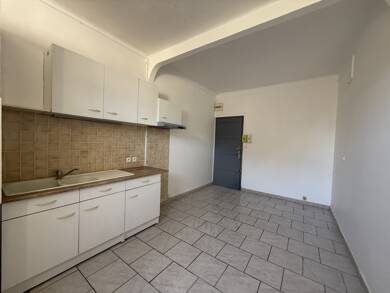 Appartement à louer 350 € 2 pièces 1 chambre 33 m² Étage 1/3 Amelie les Bains Palalda 66110