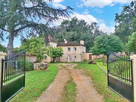 Maison à vendre 189 000 € 6 pièces 3 chambres 123,7 m² Montcléra 46250