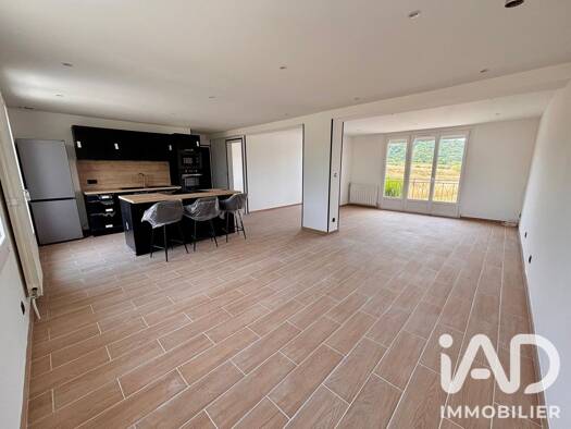 Maison à vendre 220 000 € 5 pièces 4 chambres 102 m² 2 690 m² de terrain Reuilly-Sauvigny 02850