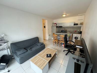 Appartement à louer 560 € 2 pièces 1 chambre 32 m² 4 étages Couronne Centrale Bourges 18000