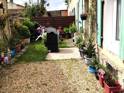 Maison à vendre 127 200 € 4 pièces 3 chambres 93 m² 95 m² de terrain Aulnay 17470