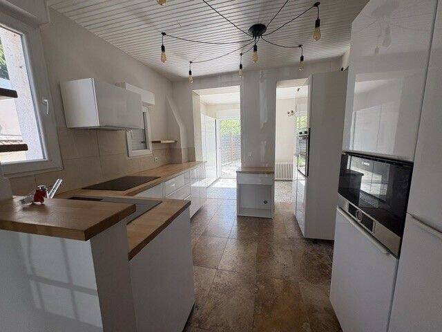Maison à vendre, 130m², SAINT MAUR DES FOSSES