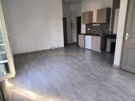 Appartement à louer 550 € 1 pièce 30 m² 1er étage Val d'Oingt 69620