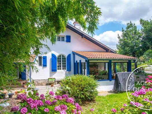 Villa à vendre 595 000 € 6 pièces 4 chambres 179 m² 1 483 m² de terrain Mousserolles Bayonne 64100