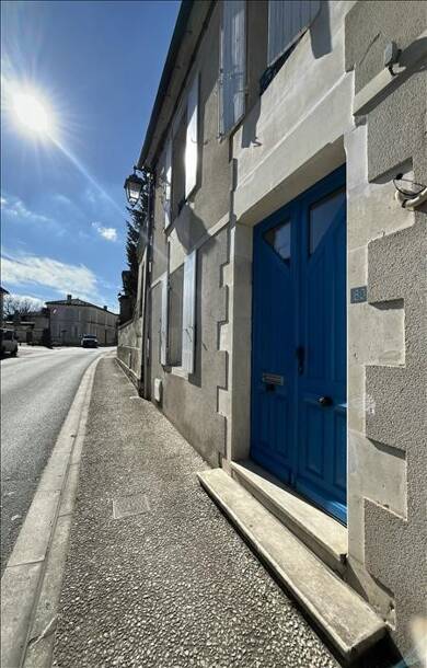 Maison à vendre 155 150 € 6 pièces 4 chambres 160 m² 376 m² de terrain Perignac 17800