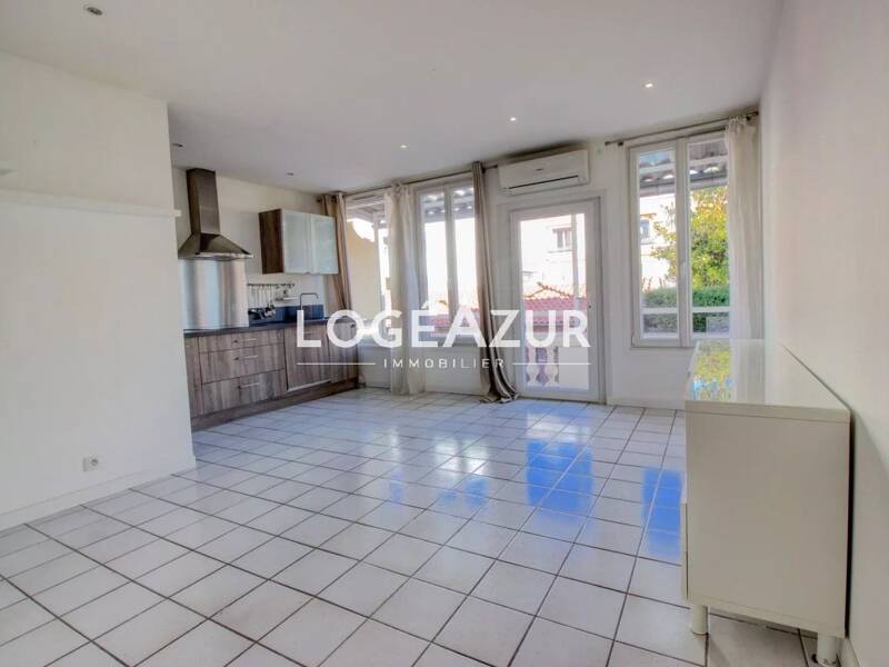 Maison à louer, 48m², VALLAURIS