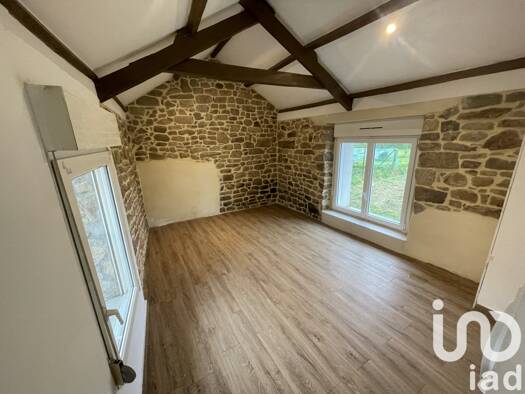 Maison de plain-pied à vendre 302 000 € 3 pièces 2 chambres 70 m² 1 145 m² de terrain Plouhinec 56680