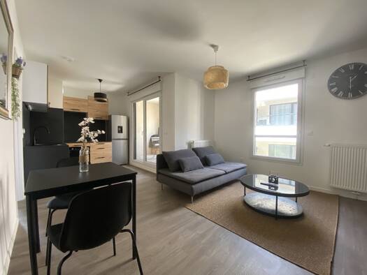 Appartement à vendre 282 000 € 2 pièces 1 chambre 43 m² Étage 1/2 Ormes Romainville 93230