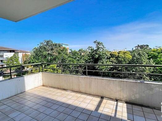 Appartement à vendre 249 000 € 3 pièces 2 chambres 67 m² Étage 3/4 Casselardit Toulouse 31300