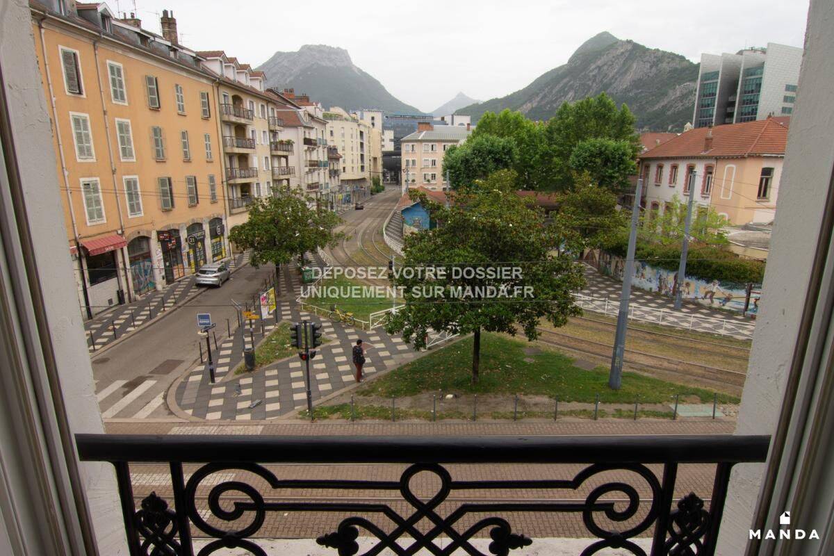 Grenoble — 9
