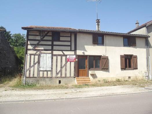 Maison à vendre 51 000 € 10 pièces 5 chambres 154 m² 795 m² de terrain Hampigny 10500