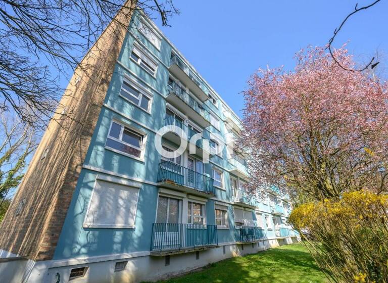 Appartement à vendre 96 390 € 4 pièces 3<br/>chambres 68,5 m²<br/>superficie 3ème<br/>étage Casernes-Caux-Corbineau Douai 59500
