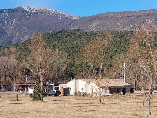 Villa à vendre 190 000 € 5 pièces 3 chambres 159 m² 15 000 m² de terrain Castellane 04120