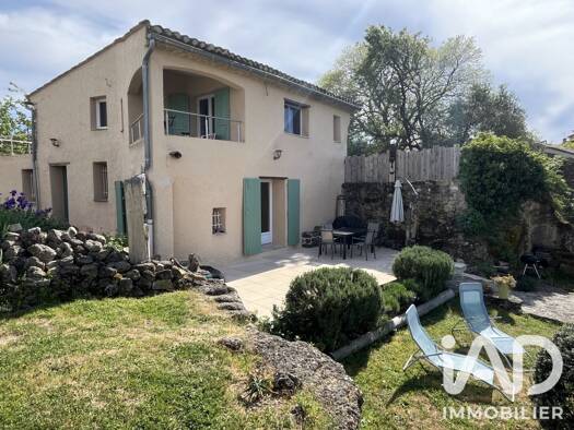 Maison à vendre 380 000 € 4 pièces 2 chambres 140 m² 263 m² de terrain Pierrerue 04300