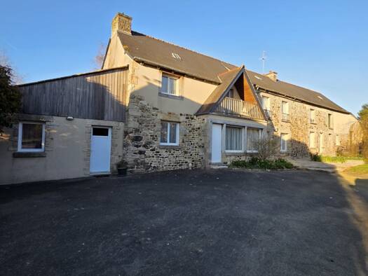 Maison à vendre 369 000 € 8 pièces 7 chambres 210 m² 6 300 m² de terrain Caulnes 22350