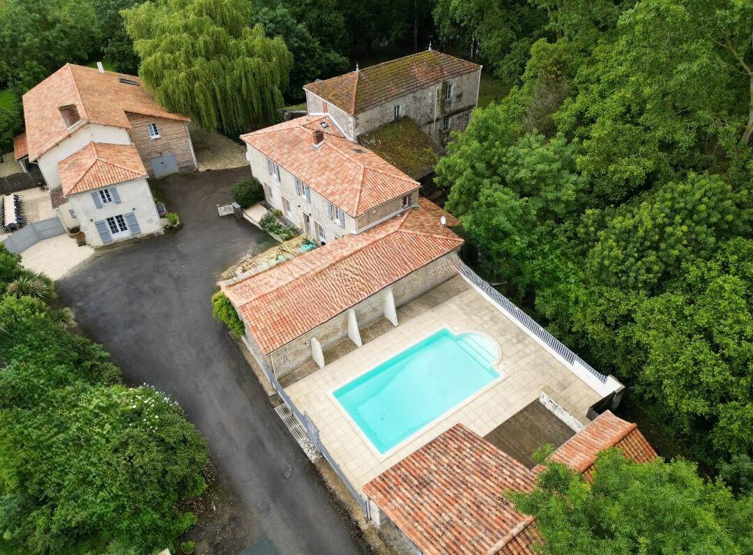 Maison à vendre, 440m², MAREUIL SUR LAY DISSAIS