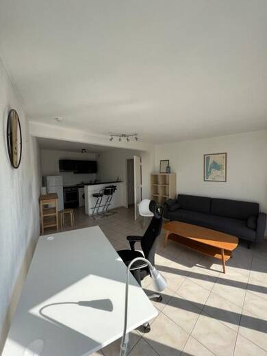 Appartement à louer 940 € 2 pièces 1 chambre 44 m² 4ème étage Grand Parc-Chartrons-Paul Doumer Bordeaux 33000