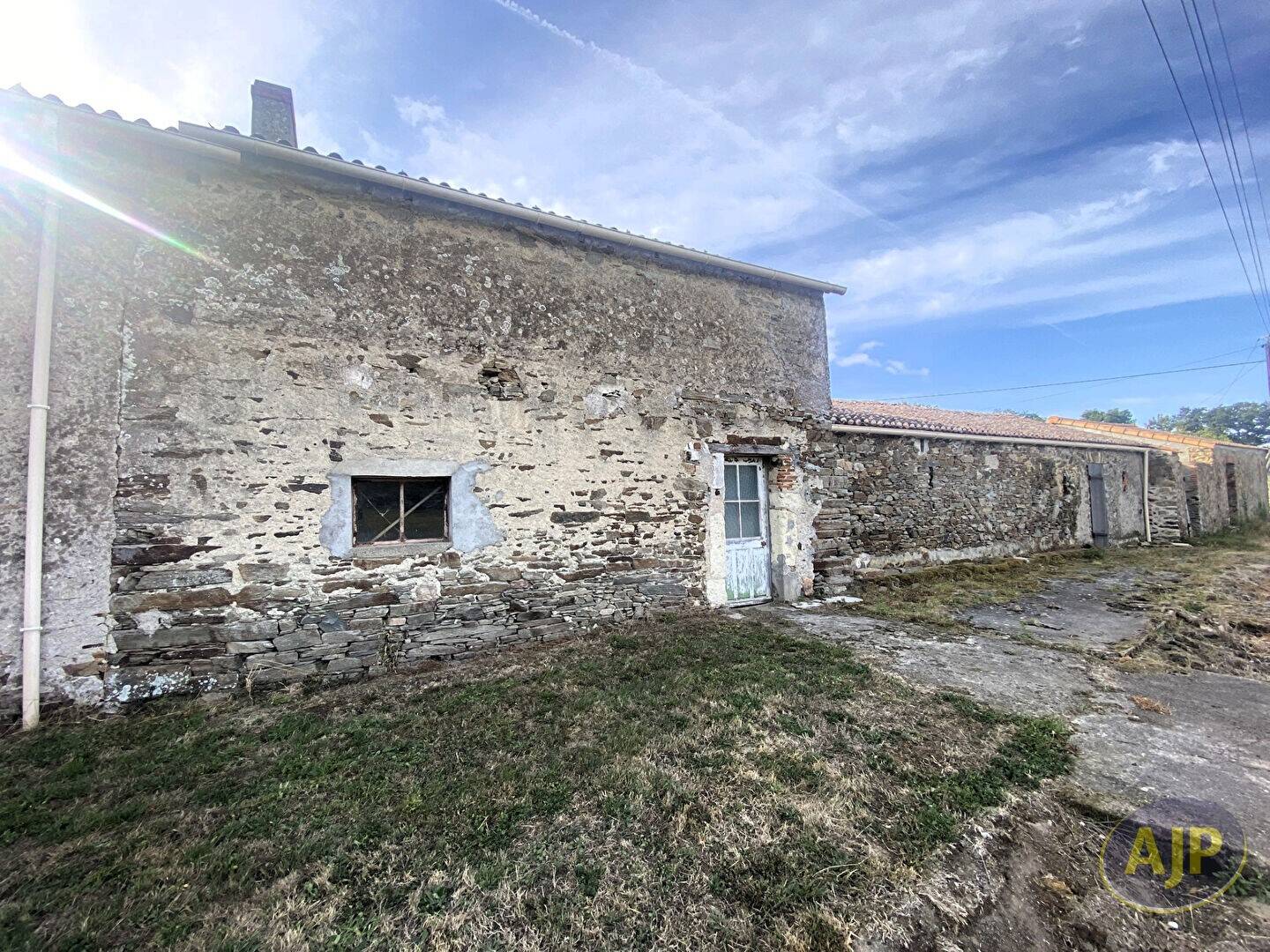 Maison à vendre, 143m², SAINT HILAIRE DE CHALEONS