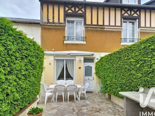 Maison de ville à vendre 149 500 € 4 pièces 3 chambres 75 m² 134 m² de terrain Est Lisieux 14100