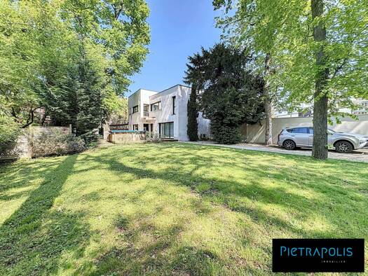 Maison à louer 2 800 € 7 pièces 4 chambres 140 m² 961 m² de terrain Lyon 5ème arrondissement 69005