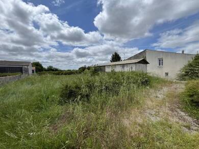 Maison à vendre 262 400 € 4 pièces 2 chambres 67 m² 2 375 m² de terrain Est Surgeres 17700