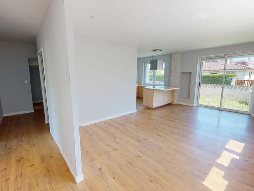 Maison à louer 990 € 4 pièces 3 chambres 82 m² Poitiers Sud Poitiers 86000