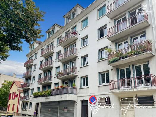 Appartement à vendre 119 000 € 4 pièces 3 chambres 83 m² Étage 4/5 Cathédrale Troyes 10000