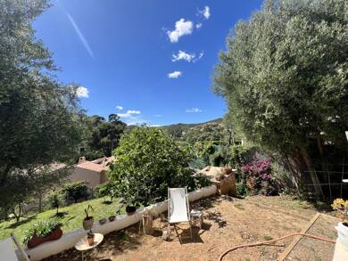 Maison à vendre 699 000 € 6 pièces 3 chambres 110 m² 716 m² de terrain Hyeres 83400
