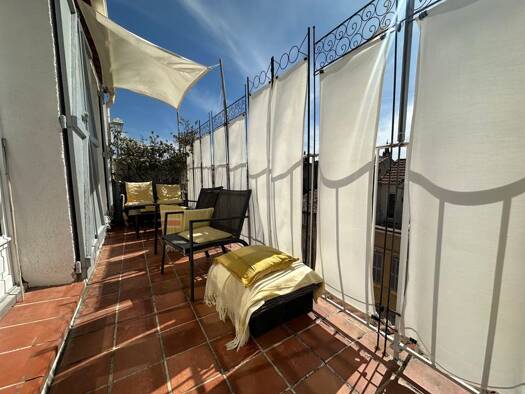 Duplex à vendre 1 395 000 € 8 pièces 3 chambres 177 m² Étage 5/5 Centre Ville Aix-en-Provence 13100