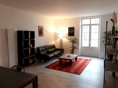 Appartement à louer 820 € 3 pièces 2 chambres 80 m² Étage 2/5 Vichy 03200