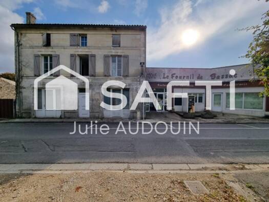 Maison à vendre 213 000 € 10 pièces 5 chambres 301 m² 661 m² de terrain Bassac 16120
