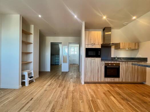 Appartement à louer 775 € 3 pièces 2 chambres 48,4 m² Étage 3/3 Lorient 56100