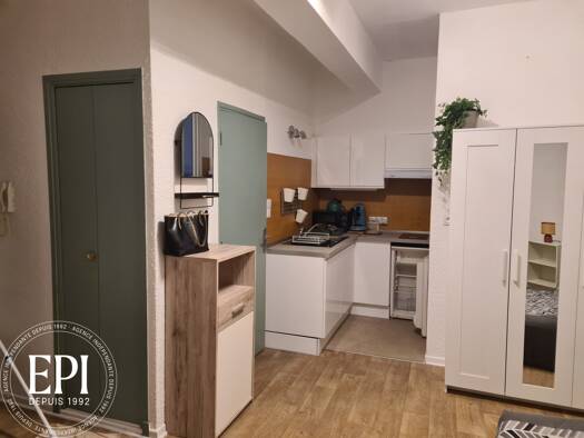 Appartement à louer 415 € 1 pièce 20,1 m² Étage 1/3 Carcassonne 11000