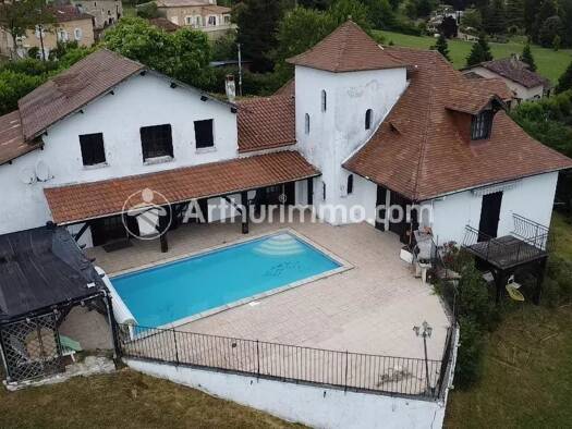 Maison à vendre 247 000 € 9 pièces 6 chambres 264 m² 1 439 m² de terrain Sourzac 24400