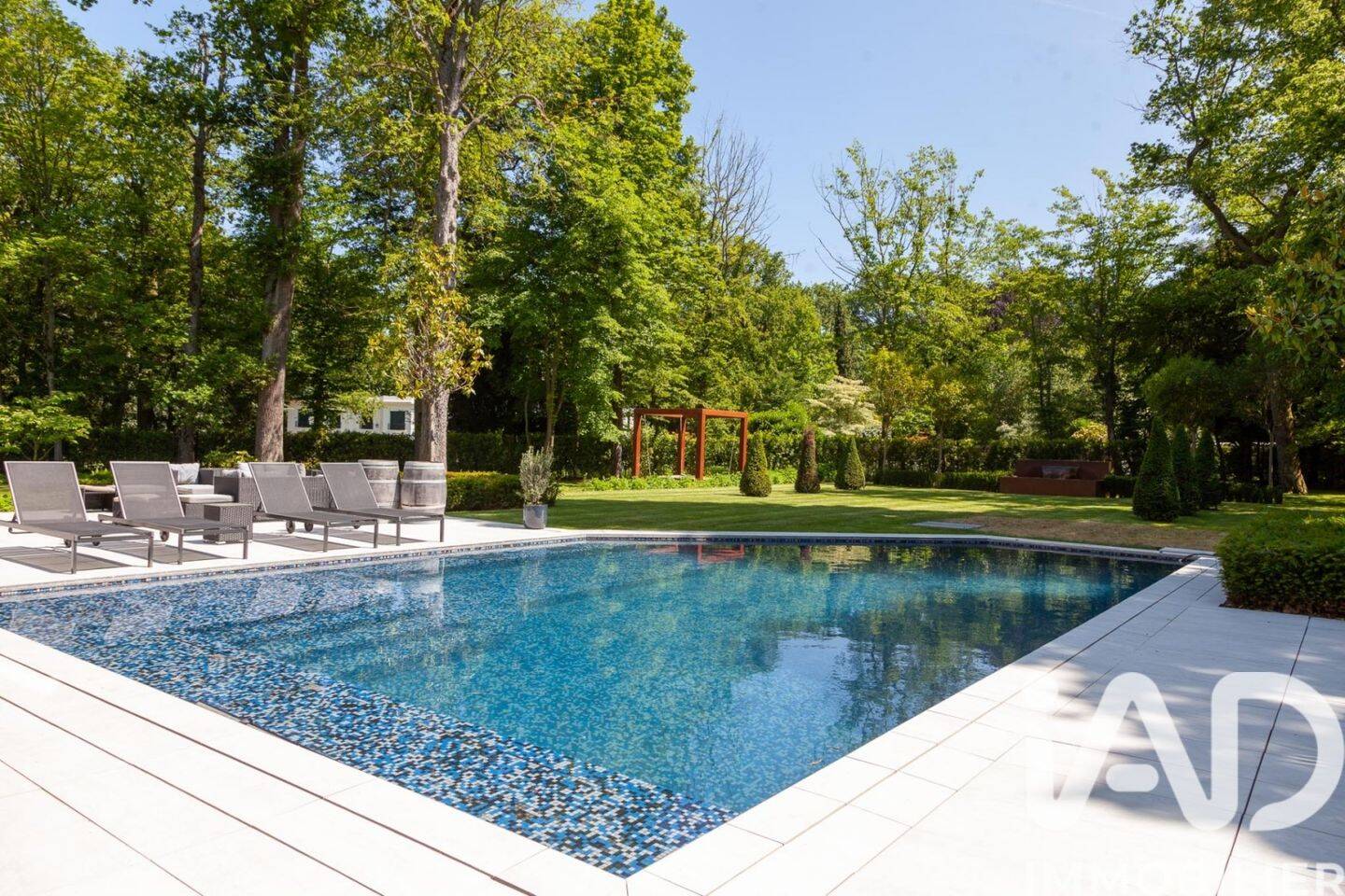 Maison à vendre, 695m², MARNES LA COQUETTE