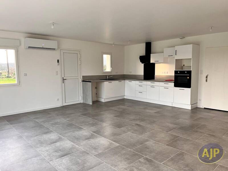 Maison à louer, 106m², SOULIGNONNE