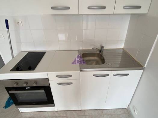 Appartement à louer 480 € 1 pièce 22 m² Étage 4/4 Le Lavandou 83980