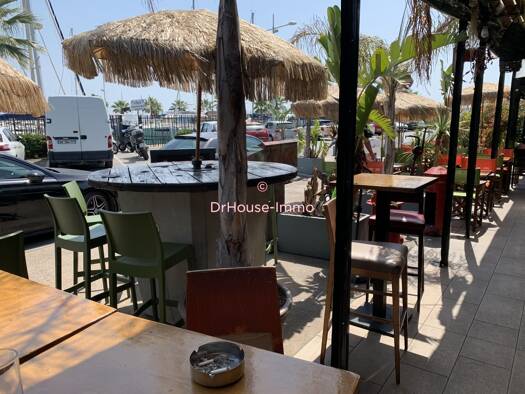 Bar / Café à vendre Fonds de commerce 770 000 € 117 m² d'espace de restauration Saint-Laurent-du-Var 06700