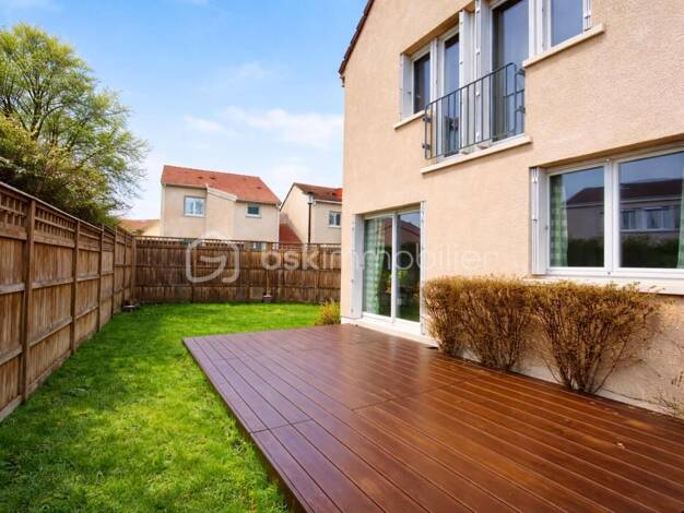 Maison à vendre 529 000 € 6 pièces 4 chambres 125 m² 100 m² de terrain Le Village Montigny-le-Bretonneux 78180