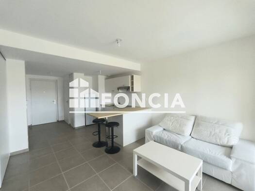 Appartement à louer 855 € 2 pièces 1 chambre 39,4 m² Étage 1/3 Charly 69390