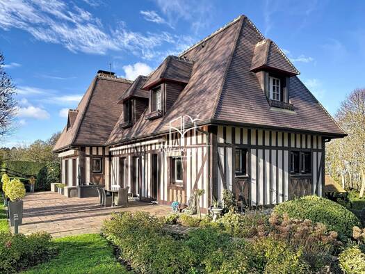 Maison à vendre 2 450 000 € 8 pièces 4 chambres 265 m² 2 837 m² de terrain Deauville 14800