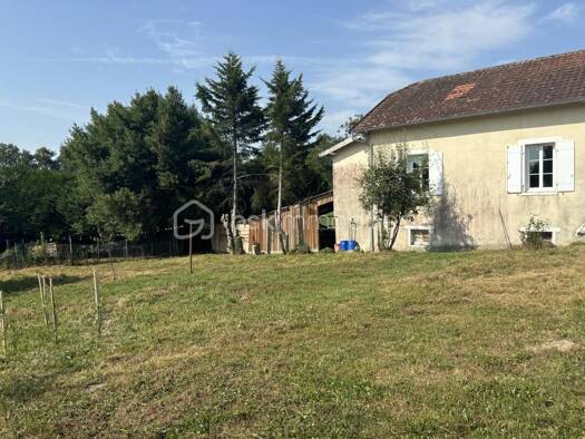 Maison à vendre 150 000 € 5 pièces 2 chambres 97 m² 880 m² de terrain Nontron 24300