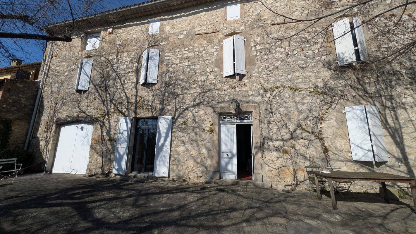 Maison à vendre, 250m², SAINT JEAN DE MARUEJOLS ET AVEJAN