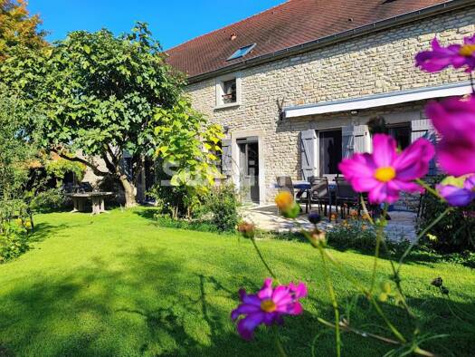 Maison de vacances à vendre 1 055 000 € 15 pièces 10 chambres 309,2 m² 4 725 m² de terrain Porte de Beaune Beaune 21200