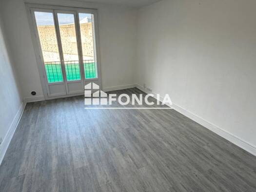 Appartement à louer 700 € 3 pièces 2 chambres 53 m² 1er étage Calvaire Hugo Cécile-Châteauvert 2-Châteauvert 2 Valence 26000