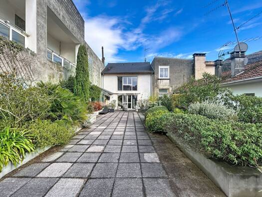 Immeuble à vendre - neuf 782 850 € 621 m² Lourdes 65100